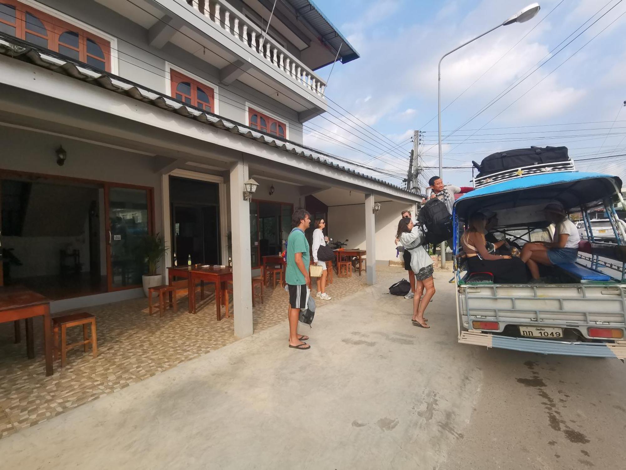 Manilath Guesthouse Ban Houayxay Exterior photo
